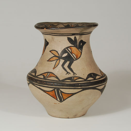 Martina Vigil and Florentino Montoya Pottery C3674B